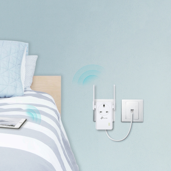 300Mbps Wi-Fi Range Extender with AC Passthrough 6