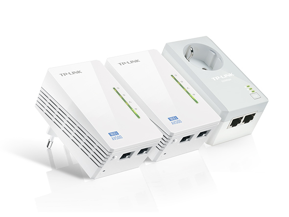 Kit Extensor Powerline WiFi AV500 compuesto por 3 dispositivos 1