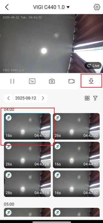 alt text: a blue border for selected video clip.