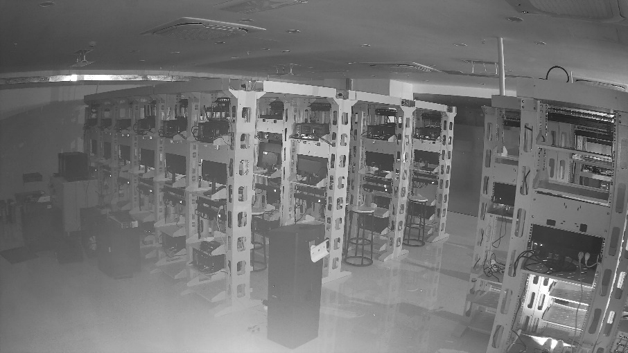 The image is blurry in infrared mode.