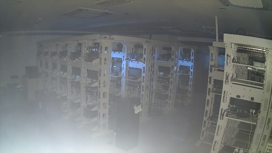 The image is blurry in white light mode.