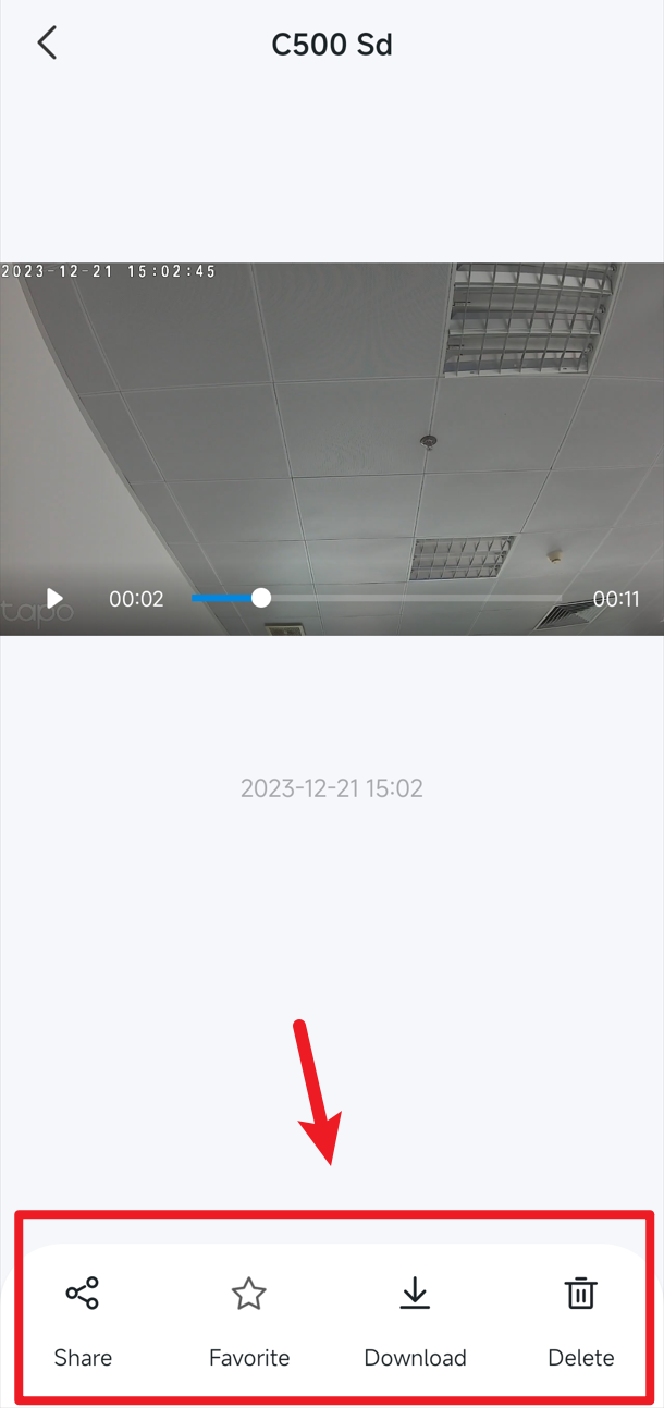 Tapo video playback screen with Share, Favorite, Download, and Delete action bar highlighted in red.