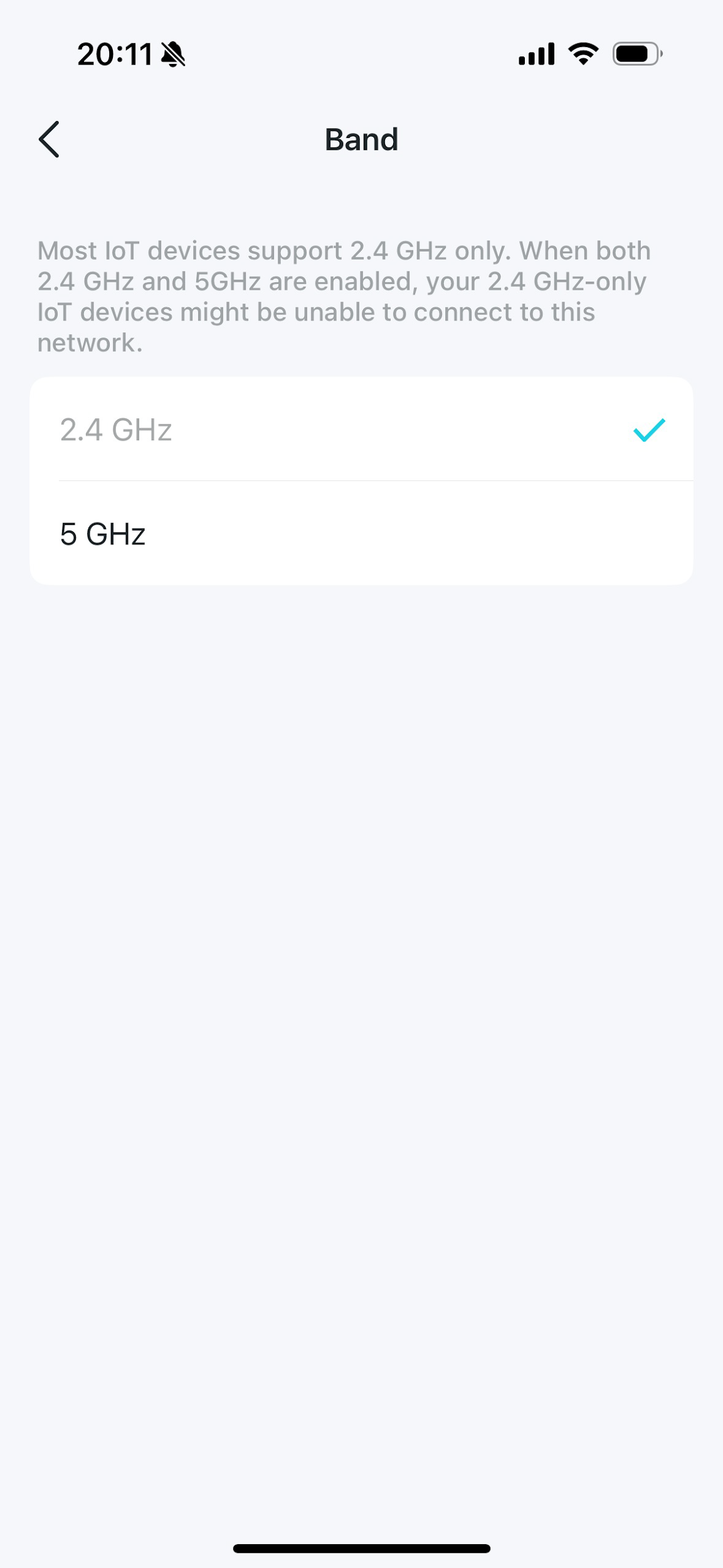 Deco IoT Network Band screen showing 2.4 GHz selected, with a note that most IoT devices support 2.4 GHz only.