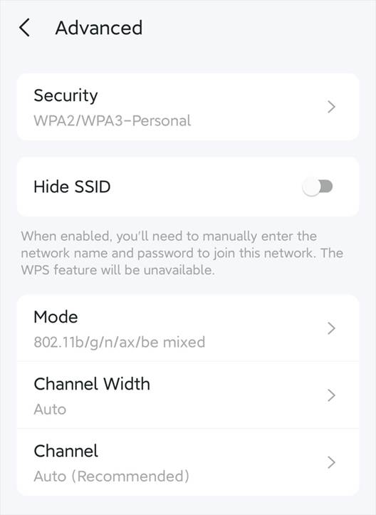 Die Seite „Erweitert“ mit Optionen zum Ausblenden der SSID sowie zum Ändern von Modus, Kanalbreite und Kanal.