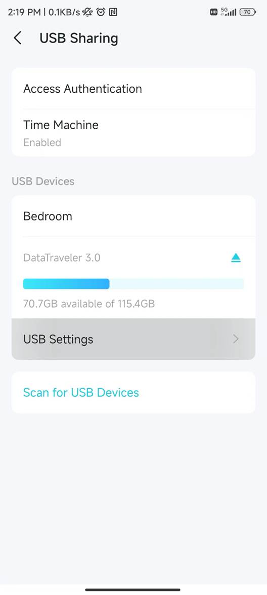 ALT-Text: Seite USB-Freigabe mit hervorgehobenen USB-Einstellungen, DataTraveler 3.0 mit 70,7 GB freiem Speicher und Suche nach USB-Geräten.