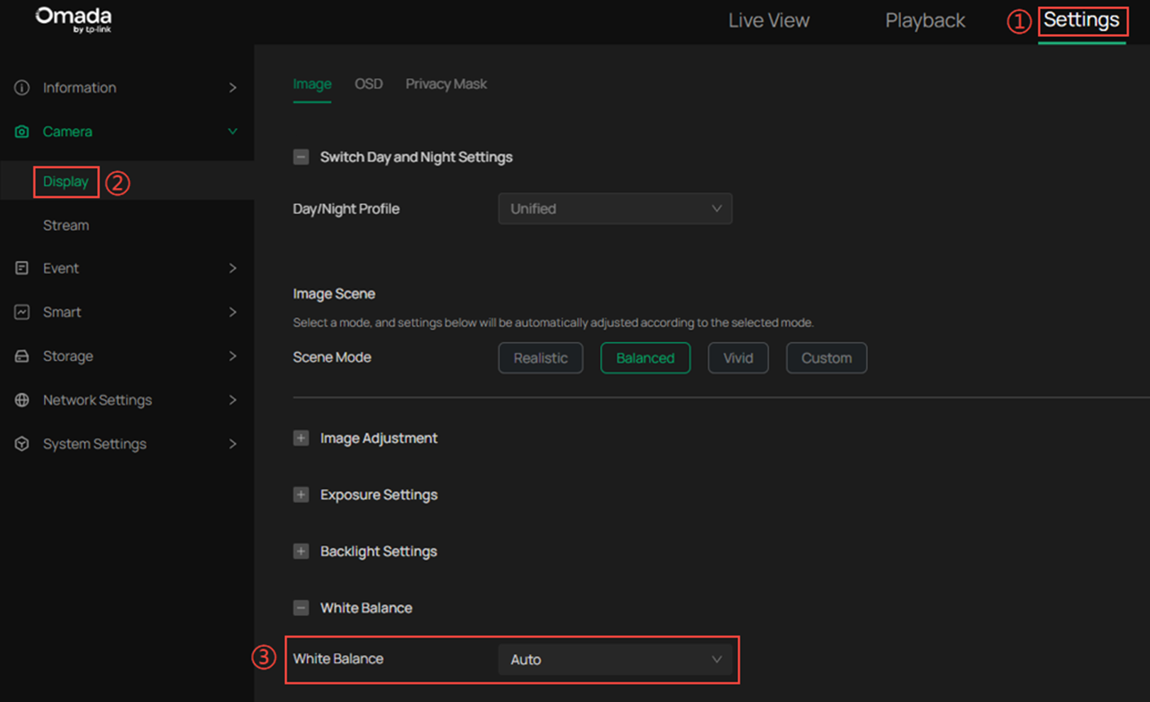 Alt text: White balance set to Auto.