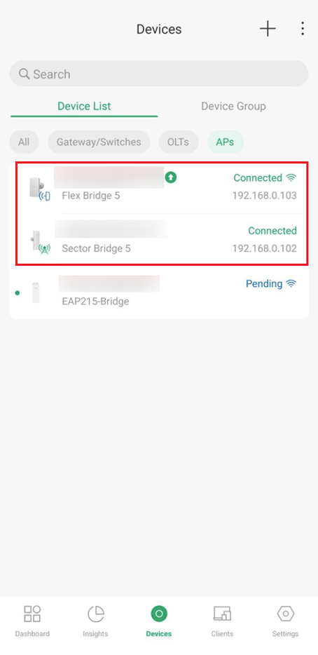 "Devices" list under the APs tab in Omada App, highlighting connecting Sector Bridge 5 and Flex Bridge 5.
